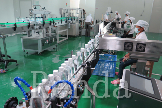 200 ml - 2000 ml Automatic Liquid Filler Machine , Water Bottle Filling Machine And Equipment