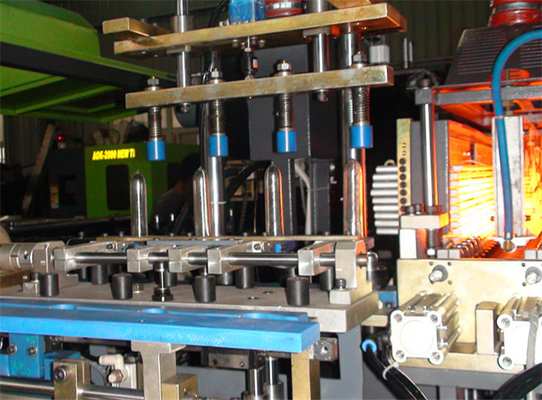Full Automatic 4000BPH Bottle Blowing Machine , PET Bottle Injection Moulding Machine